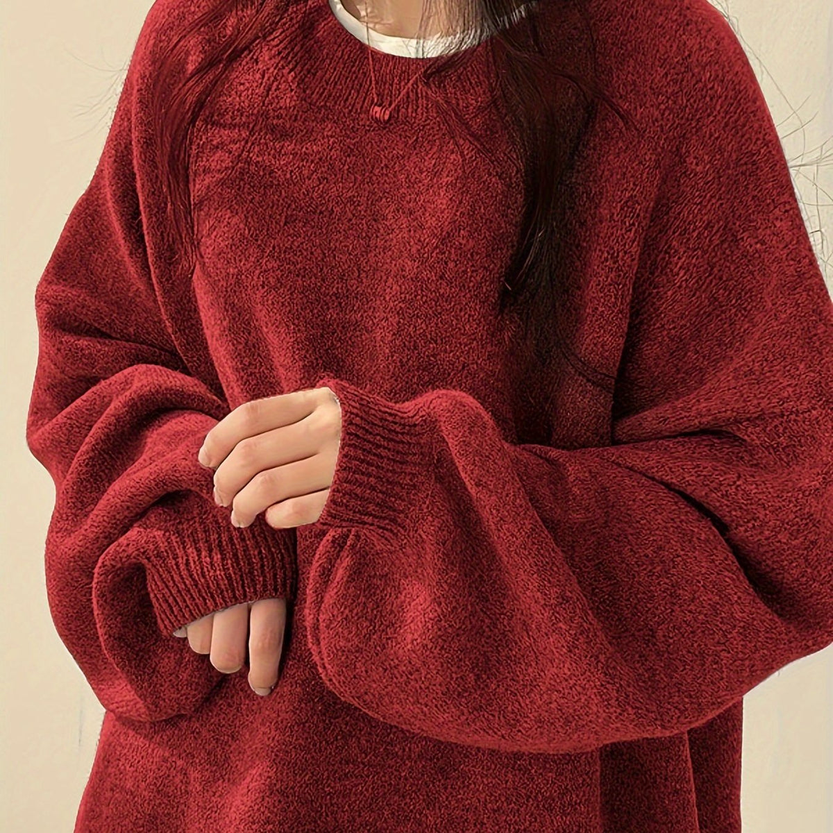 Women's Heavyweight Crew Neck Sweater for Cold Days - Burgundy