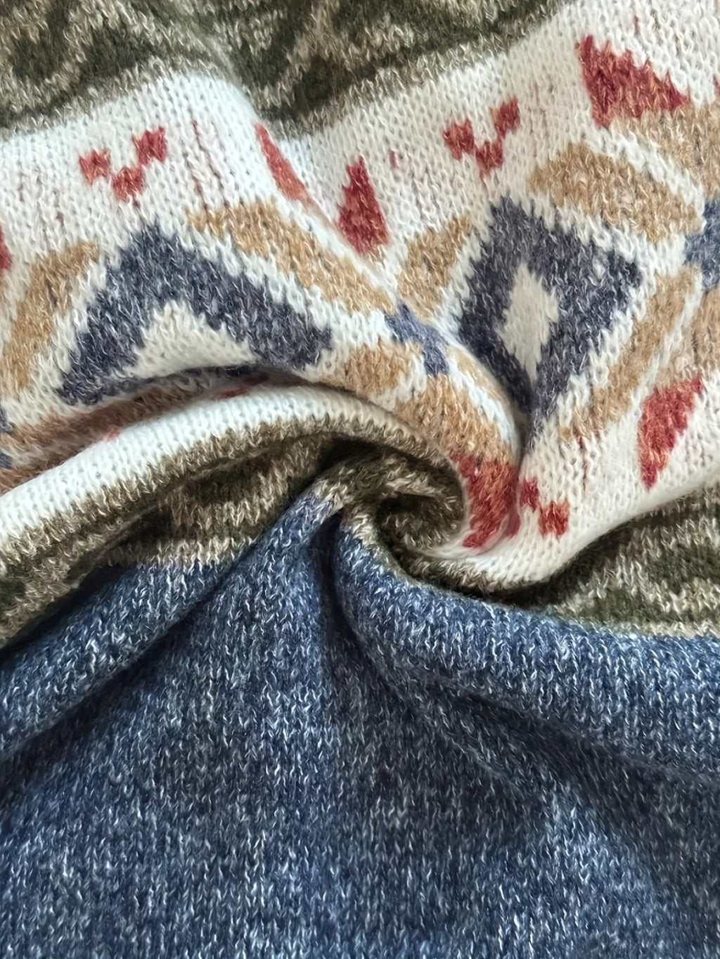 Women's Button-Up Cardigan with Retro Geometric Yoke