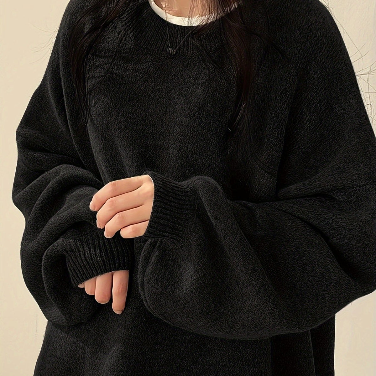 Women's Heavyweight Crew Neck Sweater for Cold Days - Black