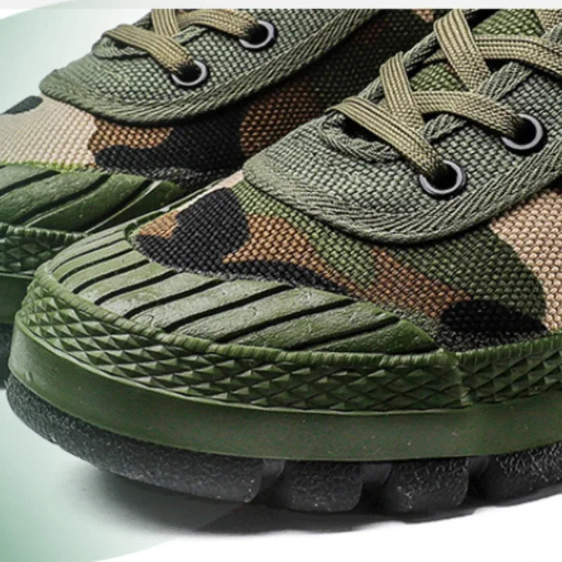 Men's Printed Low Top Lace Up Grip Sneakers
