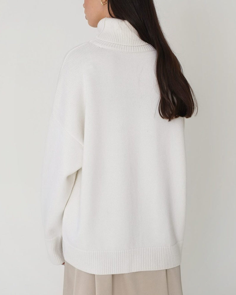 Women's Oversized Turtleneck Sweater – Relaxed Winter Knit