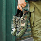 Men's Printed Low Top Lace Up Grip Sneakers