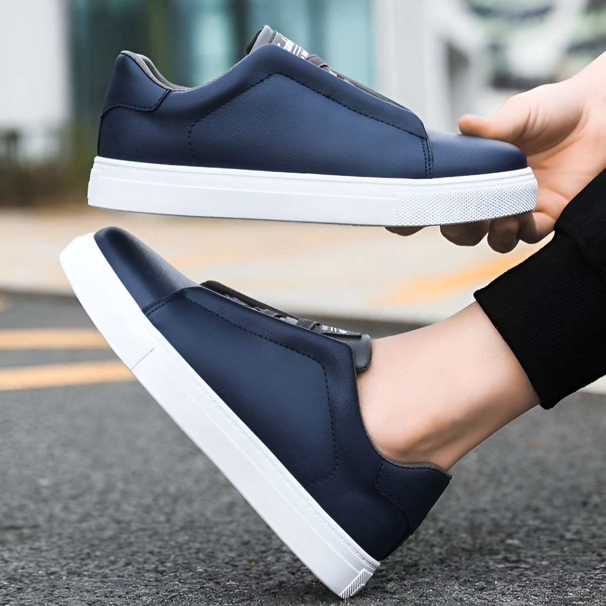 Men's Smooth Leather Elastic Lace Thick Sole Sneakers