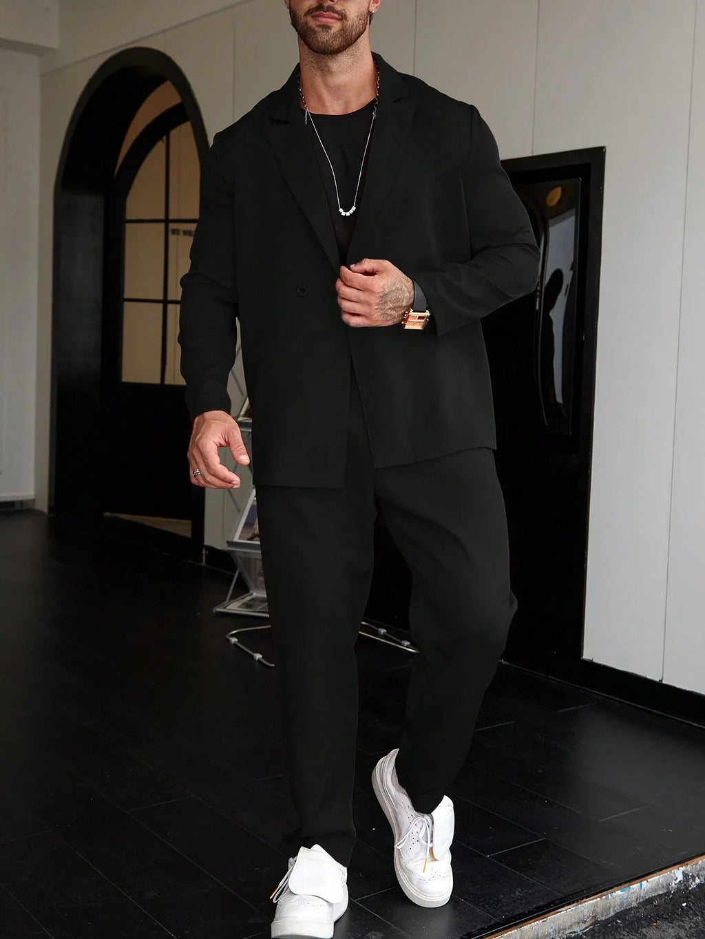 Men's Tailored Two-Piece Suit with Slim Fit Blazer