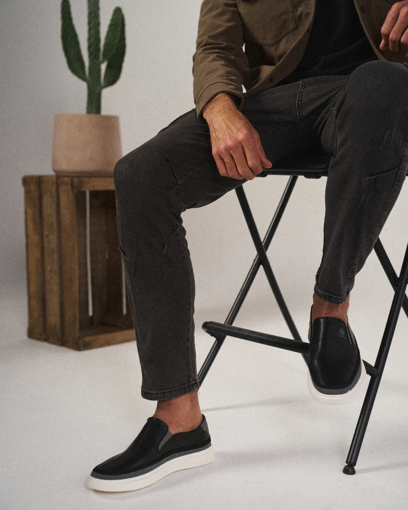 Men's Lightweight Leather Slip On Everyday Comfort Trainers