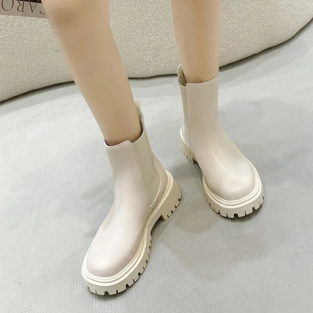 Women's Rounded-Toe Platform Chelsea Boots