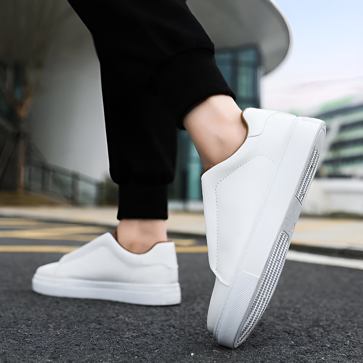 Men's Smooth Leather Elastic Lace Thick Sole Sneakers