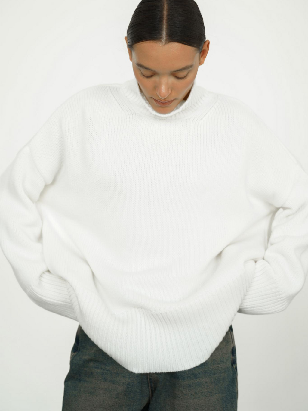 Women's Straight-Cut Wool-Blend Turtleneck Top with Gentle Stretch - White
