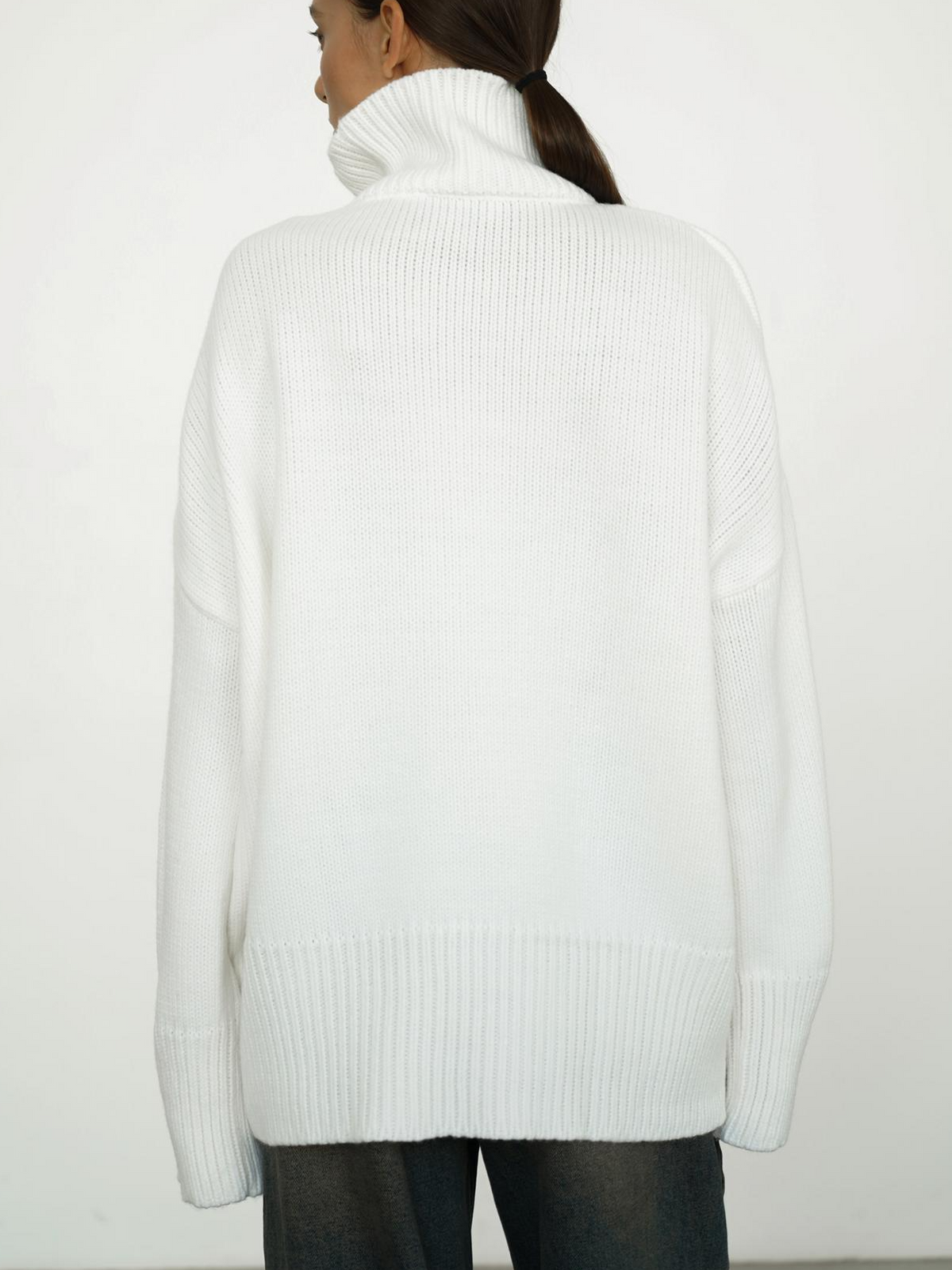 Women's Straight-Cut Wool-Blend Turtleneck Top with Gentle Stretch