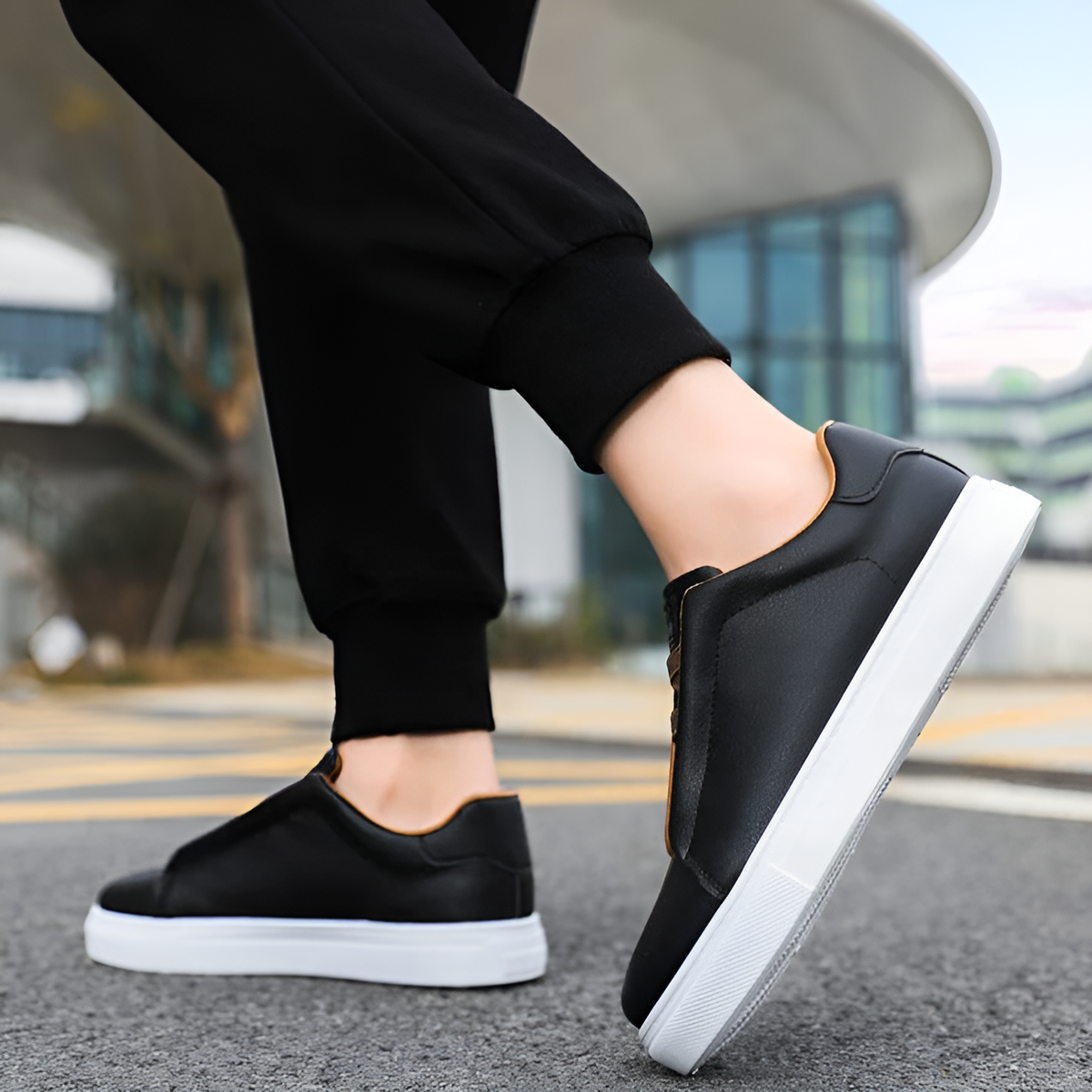 Men's Smooth Leather Elastic Lace Thick Sole Sneakers