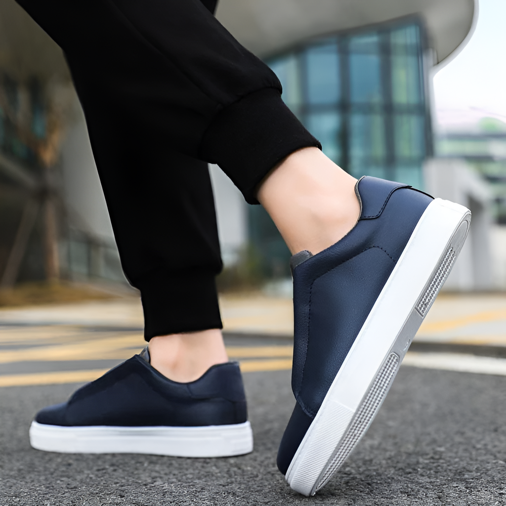 Men's Smooth Leather Elastic Lace Thick Sole Sneakers
