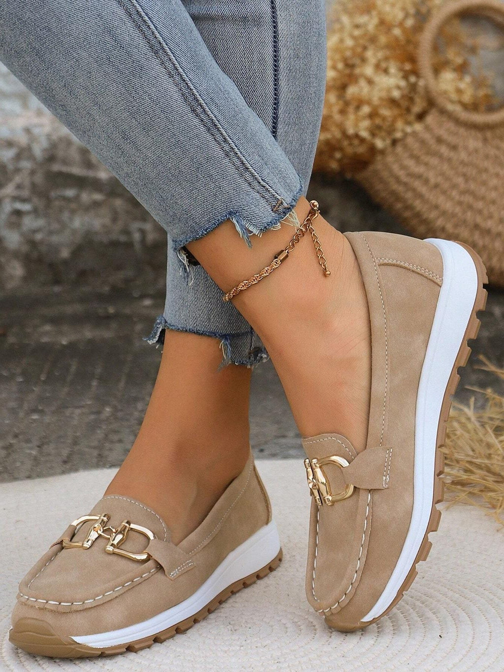 Women's Contrast Sole Chunky Loafers with Metal Bar