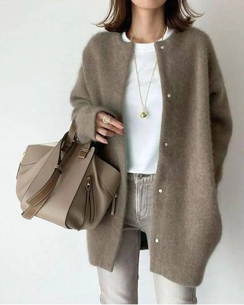 Women's Relaxed Wool Cardigan with Deep Patch Pockets – Mocha