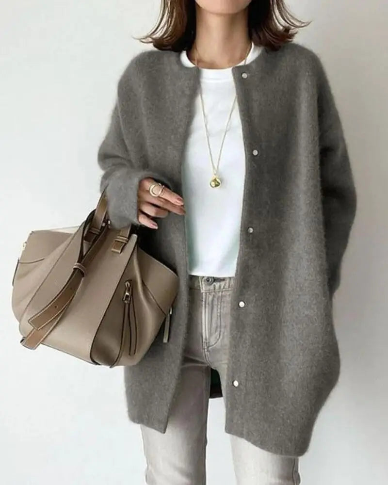 Women's Relaxed Wool Cardigan with Deep Patch Pockets – Gray