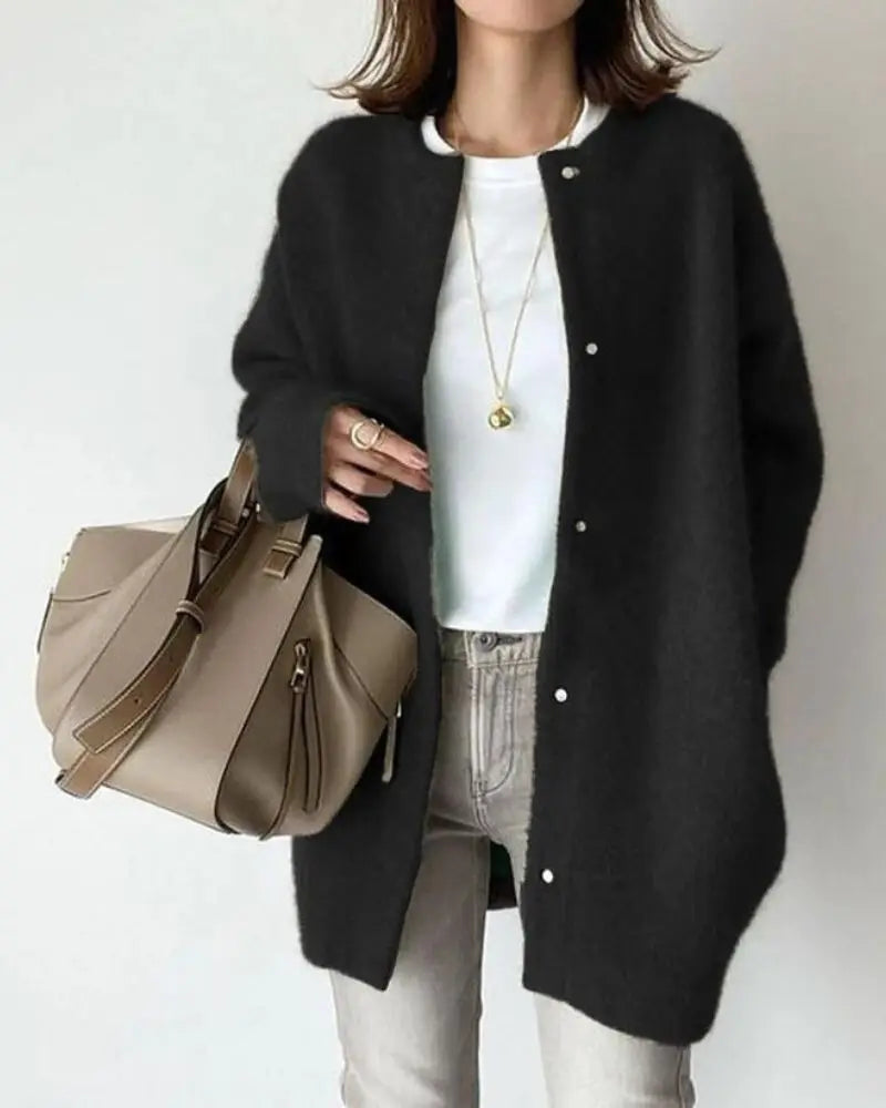 Women's Relaxed Wool Cardigan with Deep Patch Pockets – Black