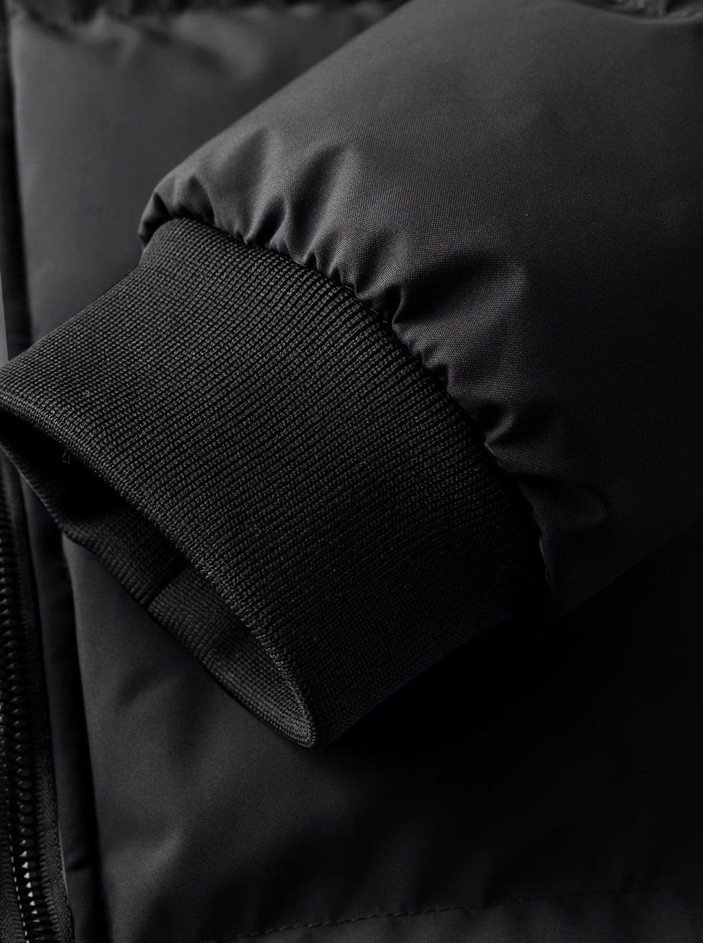 Men's Thick Quilted Winter Jacket with Sleeve Zip Pocket