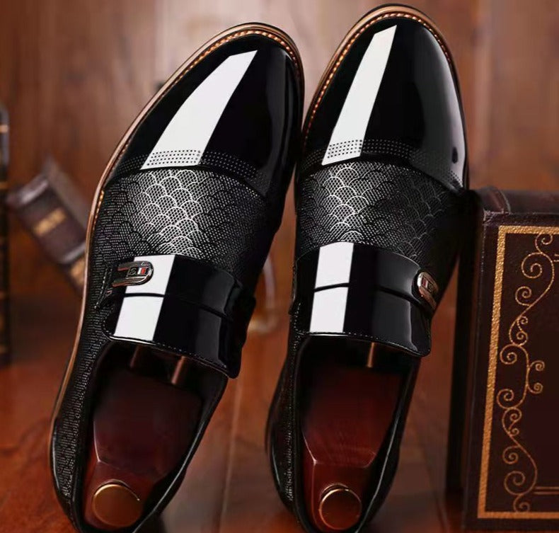 Men's Textured Buckle Loafers With Glossy Finish