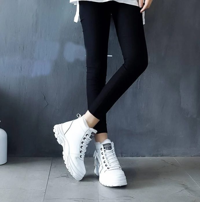 Women's Fuzzy Lined Athletic-Style Lace-Up Winter Booties