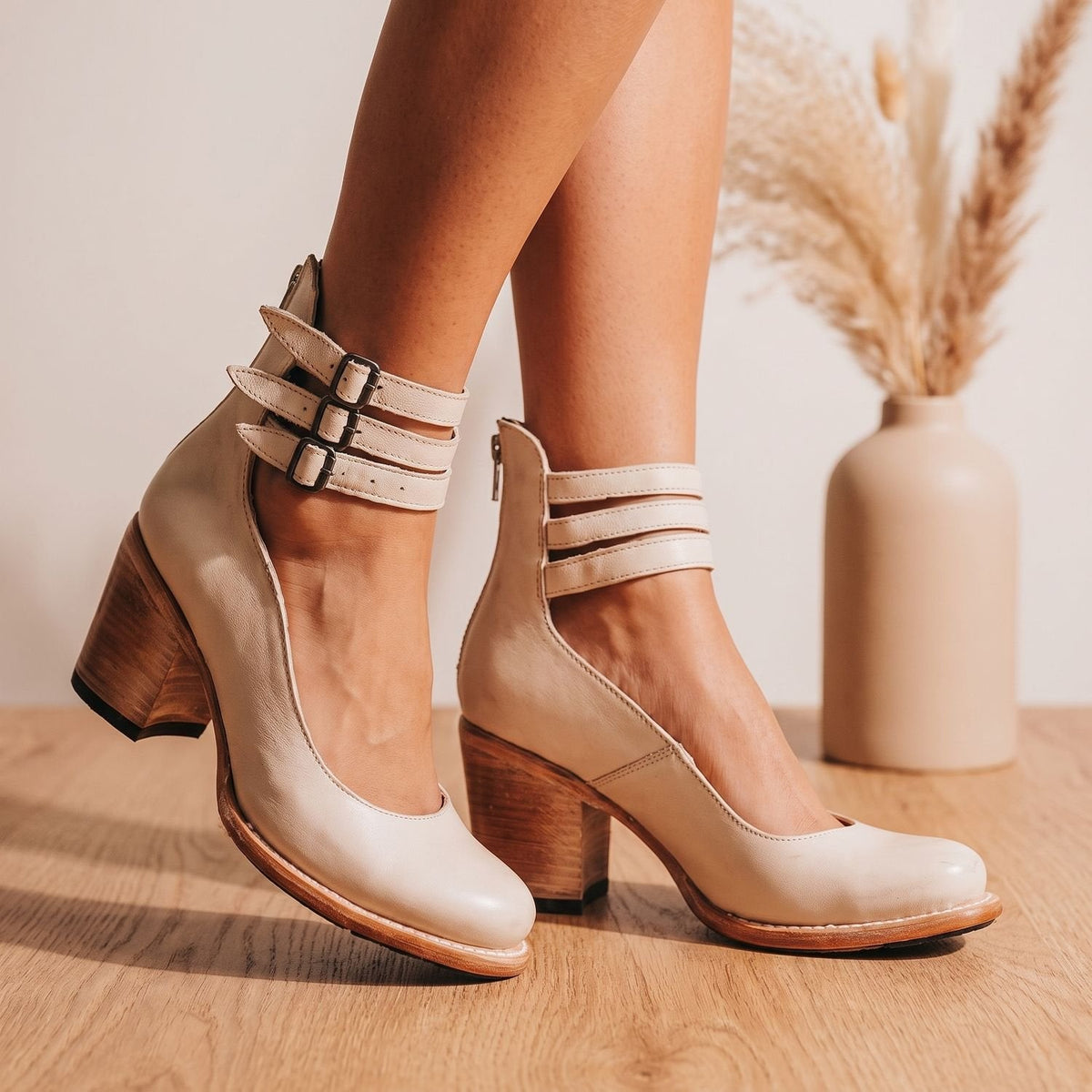 Women's Boho Western Dual-Buckle Heeled Booties - Beige