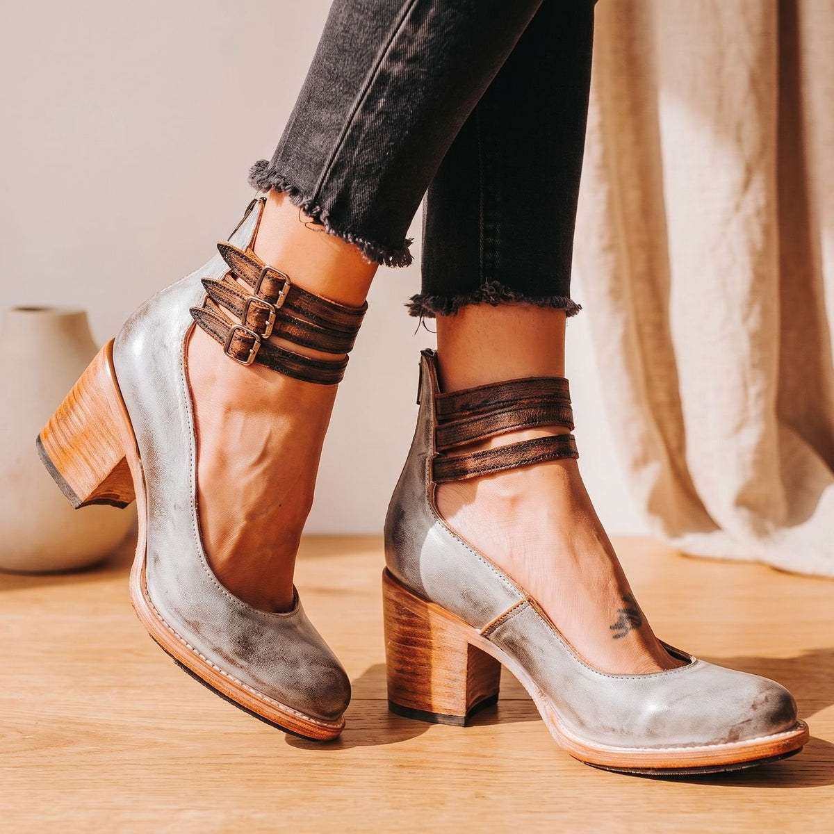 Women's Boho Western Dual-Buckle Heeled Booties - Gray