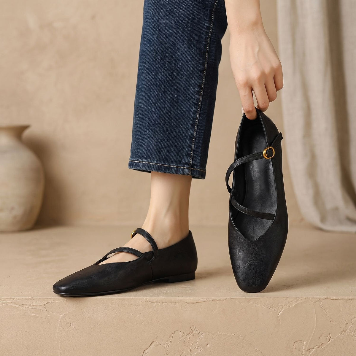 Women's Adjustable Gold-Buckle Mary Jane Shoes in Soft Leather - Black