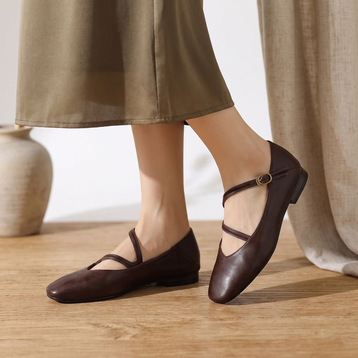 Women's Adjustable Gold-Buckle Mary Jane Shoes in Soft Leather - Mocha