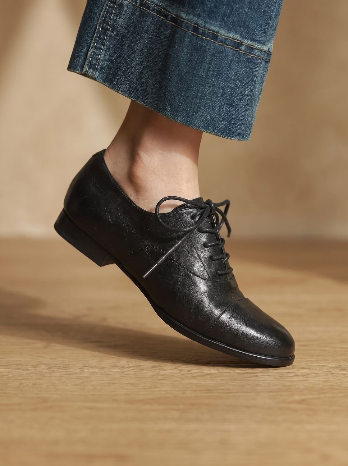 Women's Cushioned Cap Toe Leather Lace-Ups with Rubber Sole - Black
