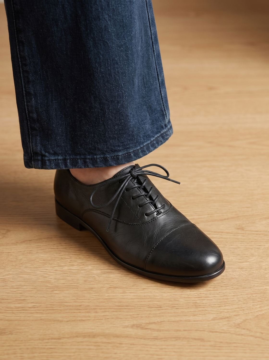Women's Cushioned Cap Toe Leather Lace-Ups with Rubber Sole