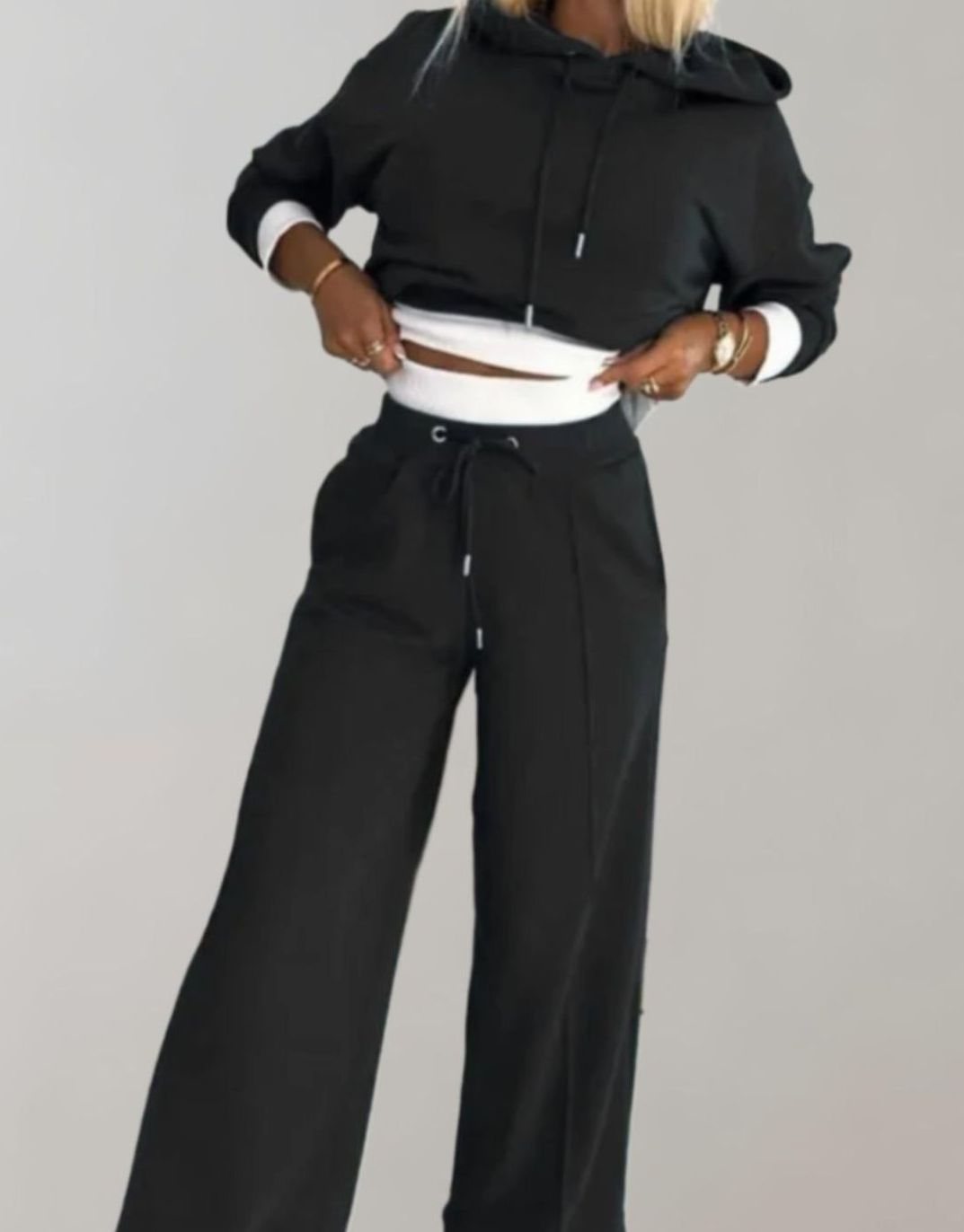 Women's Two-Piece Cropped Hoodie Wide-Leg Tracksuit Pants Set